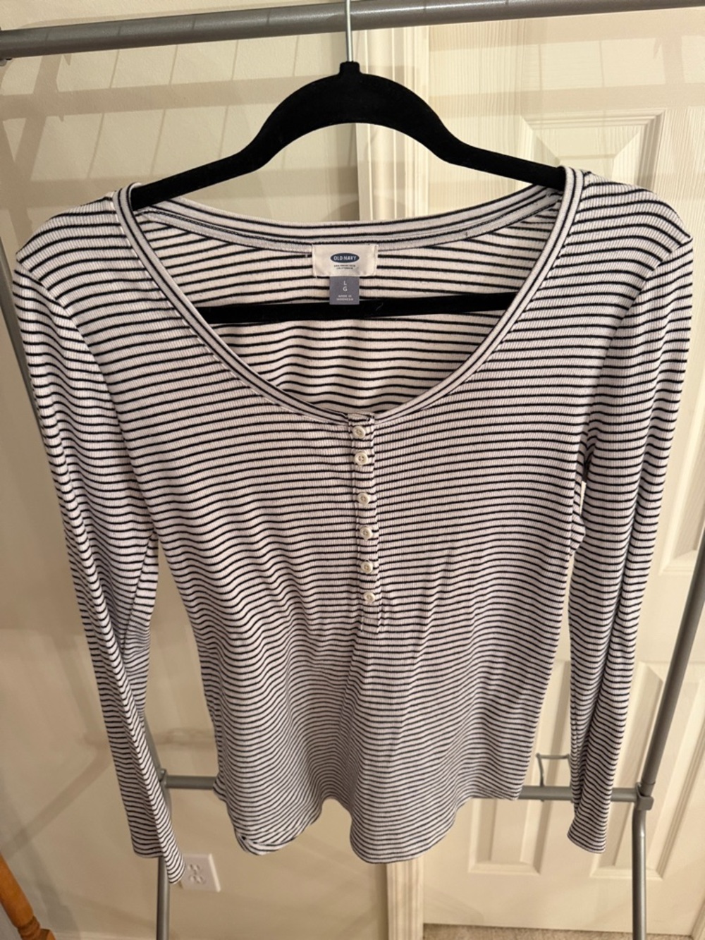 Old Navy Black & White Striped Long-Sleeve Henley